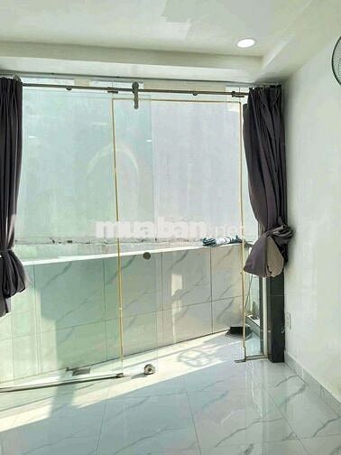 Cho thuê phòng Lầu 1. Đường Huỳnh Văn Bánh, Phường 11.Quận Phú Nhuận 