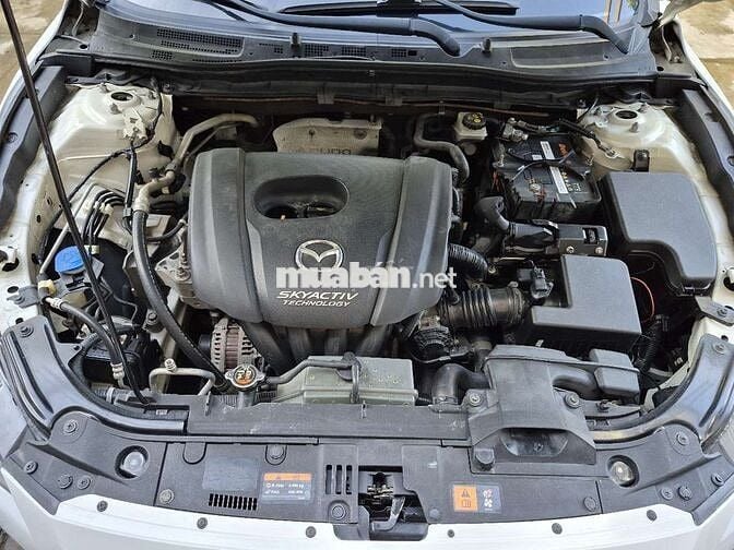 Mazda Mazda 3 Luxury Trắng Xăng 5 chỗ