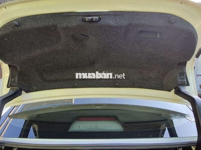 Mazda Mazda 3 Luxury Trắng Xăng 5 chỗ