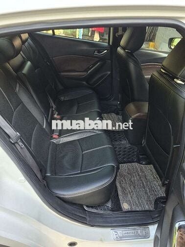 Mazda Mazda 3 Luxury Trắng Xăng 5 chỗ