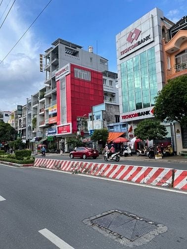 Mặt Tiền Lạc Long Quân P5 Quận 11