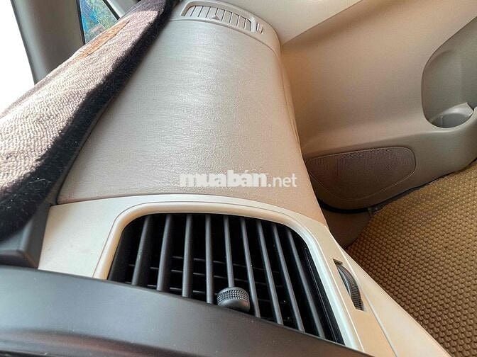 Toyota Innova 2011 G Bạc