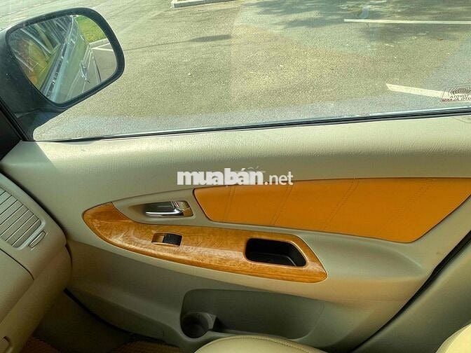 Toyota Innova 2011 G Bạc