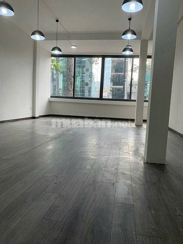 GÓC 2MT - TRẦN HƯNG ĐẠO, Q1 - GIẢM 8 TỶ (CÒN 28 TỶ) - HĐT: 72TR/THÁNG.