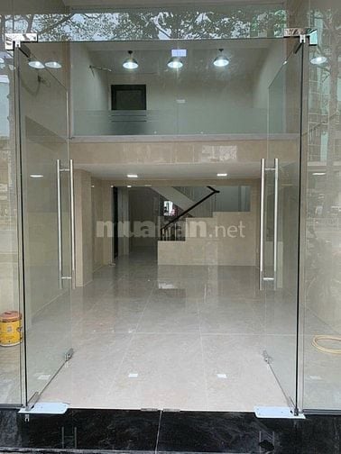 GÓC 2MT - TRẦN HƯNG ĐẠO, Q1 - GIẢM 8 TỶ (CÒN 28 TỶ) - HĐT: 72TR/THÁNG.