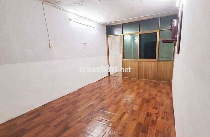 NC sát mặt tiền Huỳnh Văn Bánh . Phú nhuận ( 1 trệt 1 lầu ) kd tự do