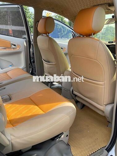 Toyota Innova 2011 G Bạc