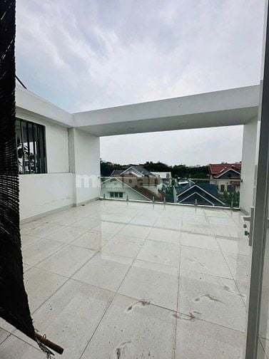 Nguyên căn ngang 6m x 16m thiết kế trống suốt