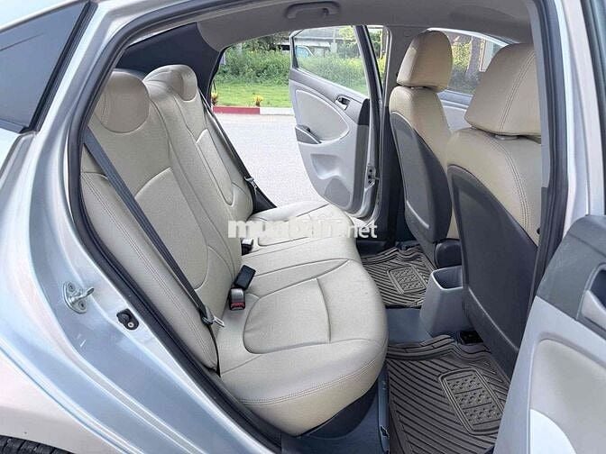 Hyundai Accent 2011 Tự động Bạc