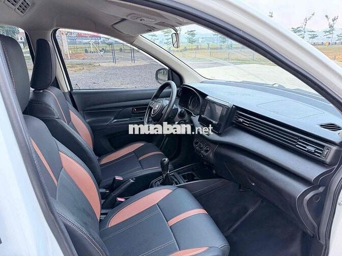 Suzuki Ertiga 2021 Trắng 7 chỗ