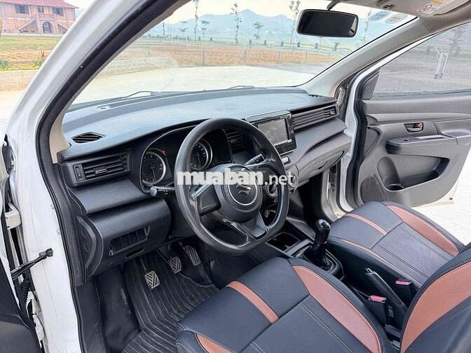 Suzuki Ertiga 2021 Trắng 7 chỗ