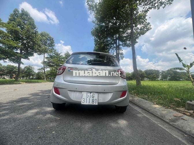 Hyundai Grand i10 Bạc Tự động