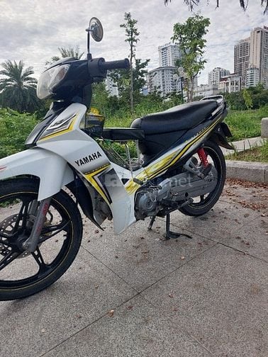 Bán xe Yamaha Sirius RC màu trắng đen