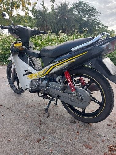 Bán xe Yamaha Sirius RC màu trắng đen