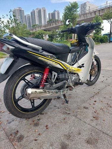 Bán xe Yamaha Sirius RC màu trắng đen