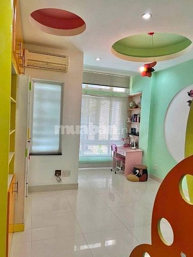 NGON NHẤT QUẬN 10, HẺM 5M Ô TÔ TỚI NHÀ DT 65M2 4 TẦNG CHỈ 13.5 TỶ
