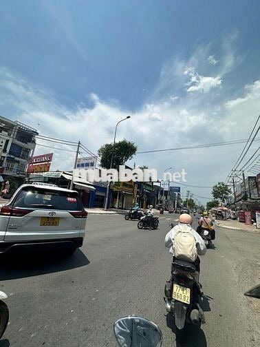 Xử lý NH nên Tôi bán gấp nhà mặt tiền 4lau Phạm Hùng,Q8,88m2,KD tốt