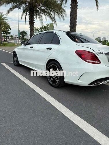 Mercedes-Benz C300 Trắng 5 chỗ