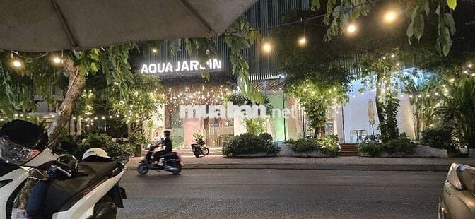 Cần sang quán cf nhỏ xinh xinh