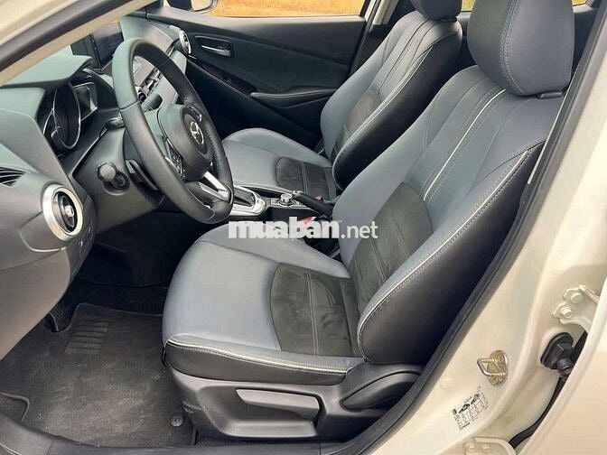 Mazda Mazda 2 Luxury 2023 Trắng Tự động 6 cấp