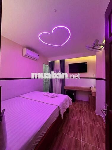 cần tuyển lễ tân khách sạn