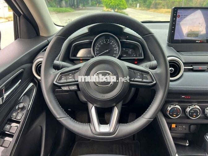 Mazda Mazda 2 Luxury 2023 Trắng Tự động 6 cấp