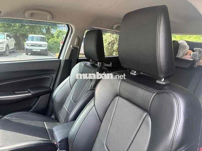Suzuki Swift 1.2L 2023 Thái Lan 4.000km Trắng
