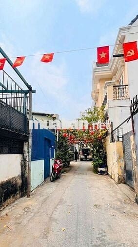 60M2 NGANG 5x14 HẺM XE HƠI 5 CĂN RA MẶT TIỀN ĐƯỜNG CHỈ 110tr/m2