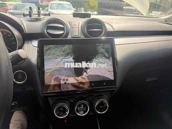 Suzuki Swift 1.2L 2023 Thái Lan 4.000km Trắng