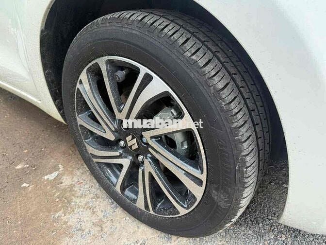 Suzuki Swift 1.2L 2023 Thái Lan 4.000km Trắng