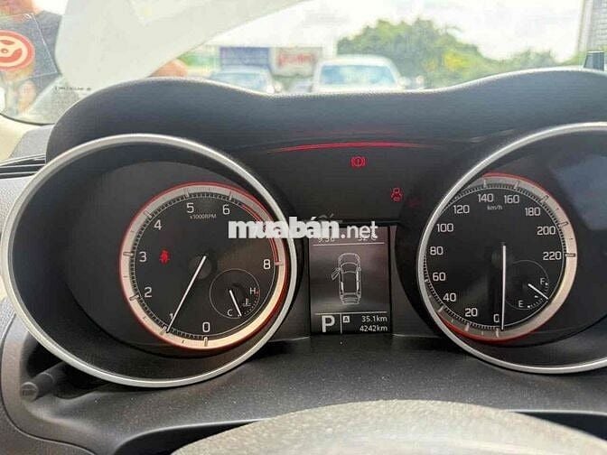 Suzuki Swift 1.2L 2023 Thái Lan 4.000km Trắng