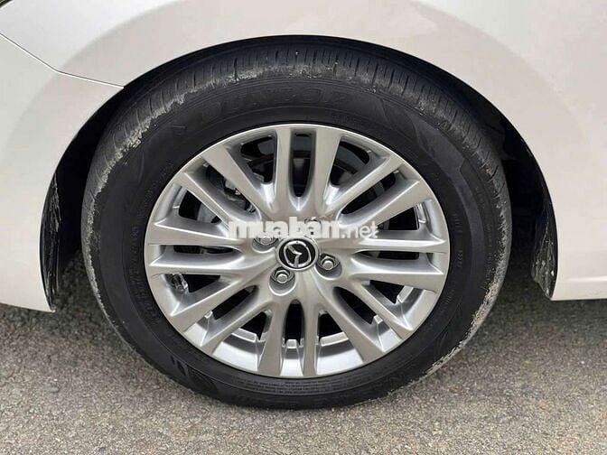 Mazda Mazda 2 Luxury 2023 Trắng Tự động 6 cấp