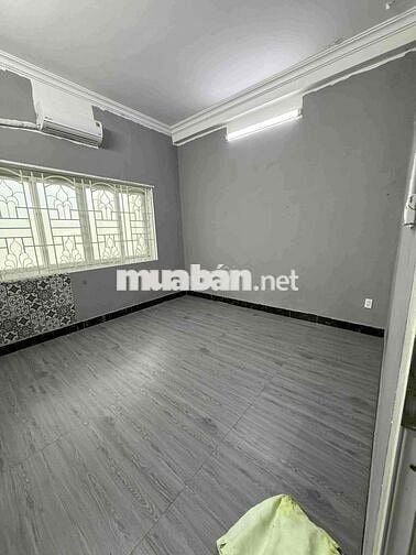 Phòng cho thuê có sẵn máy lạnh bao điện nước
