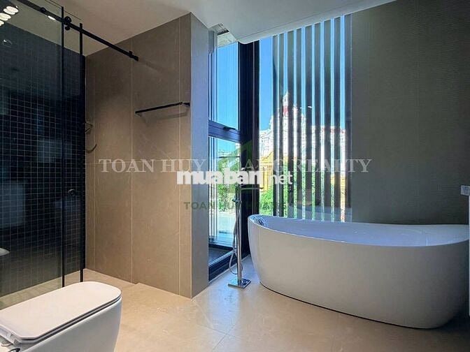 BIỆT THỰ SONG HÀO CAO CẤP, HỒ BƠI MUỐI, THANG MÁY, NỘI THẤT SANG TRỌNG