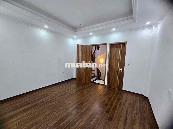 Nhà đẹp phố Minh Khai 35m2 x5T giá 6.8 tỷ 2 thoáng dân xây ngõ thông t