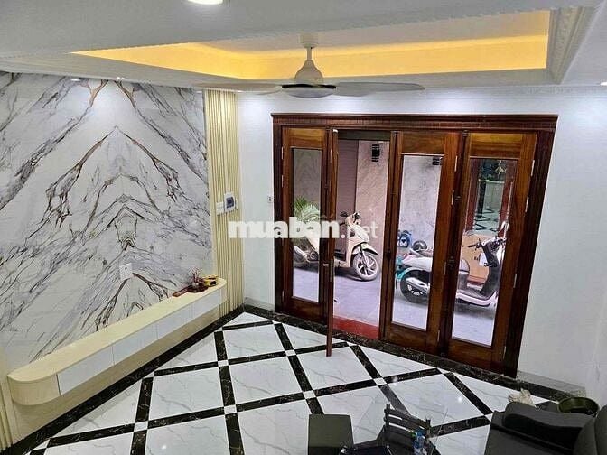 Nhà đẹp phố Minh Khai 35m2 x5T giá 6.8 tỷ 2 thoáng dân xây ngõ thông t