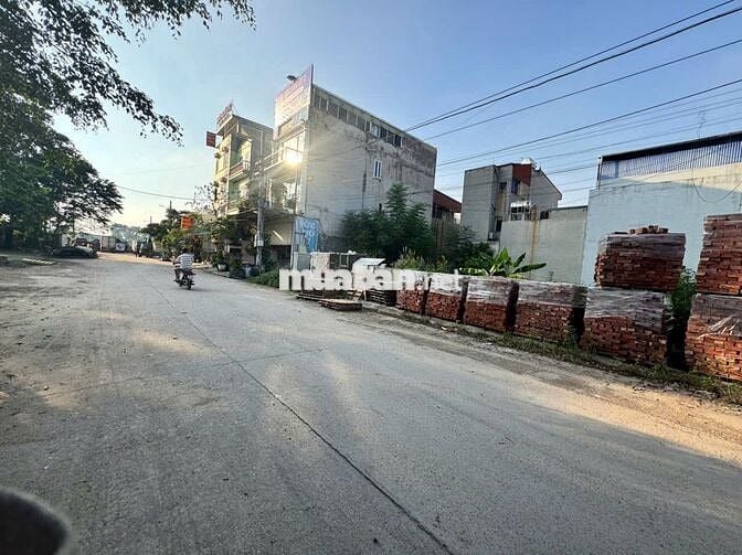 LÔ ĐẤT DỊCH VỤ ĐẸP NHẤT TỔ 5 QUANG MINH, MÊ LINH, HÀ NỘI