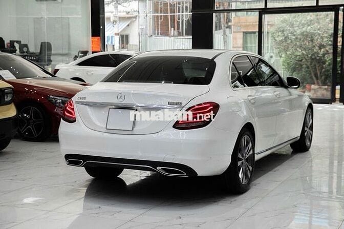 Mercedes-Benz C250 Exclusive 2017 Trắng Cực Chất