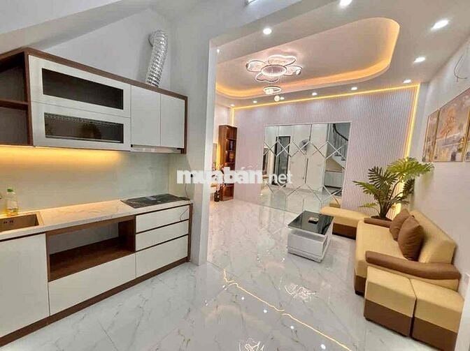 Sát phố Lò Đúc 43m2 x5T giá nhỉnh 8 tỷ sổ CC 2 thoáng ngõ nông nhà đẹp