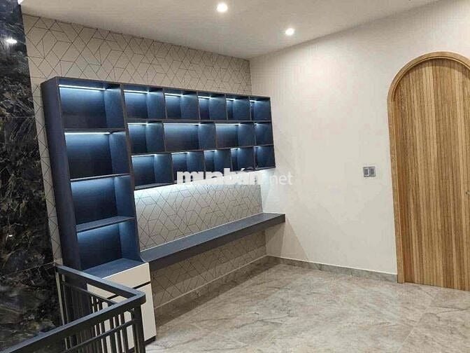 CHO THUÊ NHÀ 3 TẦNG ĐÚC 3 MÊ – FULL THIẾT BỊ ĐIỆN THÔNG MINH CAO CẤP