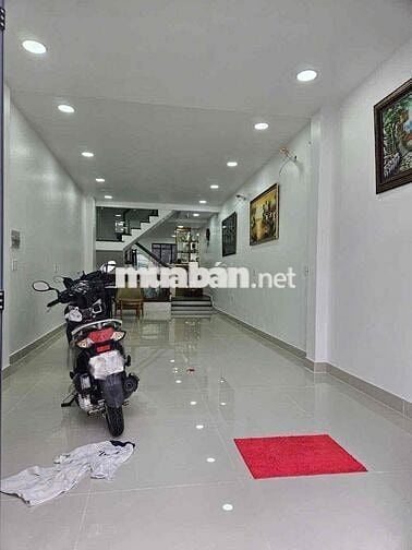 Cho thuê mặt bằng kinh doanh dài 11 ngang 4