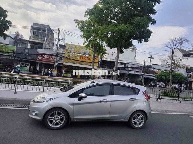 Ford Fiesta S 1.6 AT 2013 96.000 km Bạc