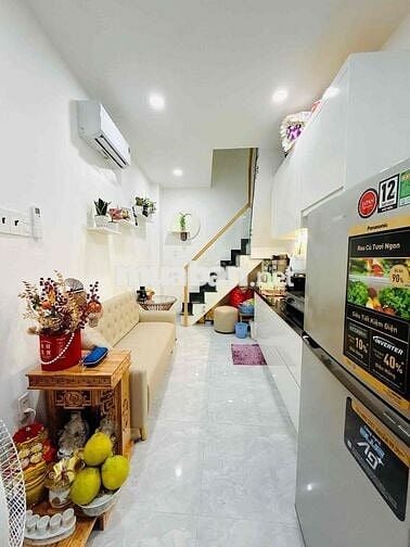 Hàng Hiếm! 15m2. 3 Tầng. Hẻm 3 Gác. Gần Hoàng Hoa Thám. Chỉ Nhỉnh 2 tỷ