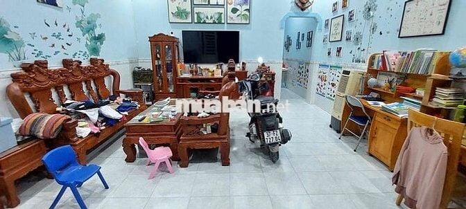 Cần bán nhà mặt tiền đường Bình Chuẩn 72