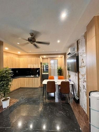 CHDV CAO CẤP CÁCH MẠNG THÁNG 8 PHƯỜNG 11 QUẬN 3. 