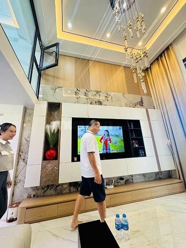 Bán nhà  Diện tích: 40m²,  6 tầng mới xây, có thang máy