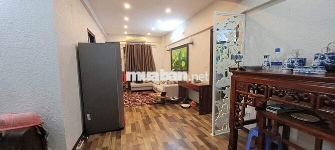 Cho thuê căn hộ tập thể ngõ 1 Tôn Thất Tùng