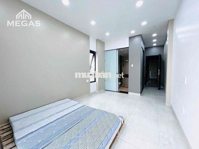 khai Trương Siêu phẩm ban công tách bếp siêu đẹp kengg , gần Cầu chữ Y