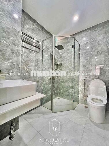 CHDV full nội thất 1pn ban công, cửa sổ nguyên lầu ngay sân bay TSN