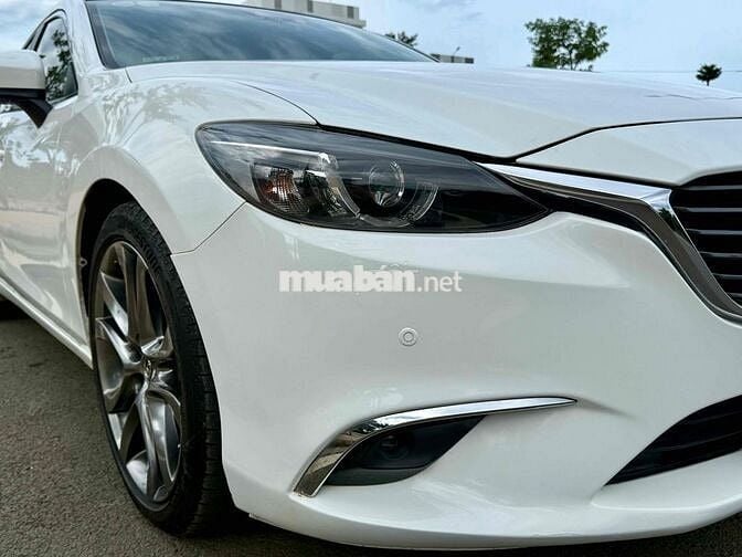 Mazda 6 2.0 Premium 2017 Trắng 10 vạn km